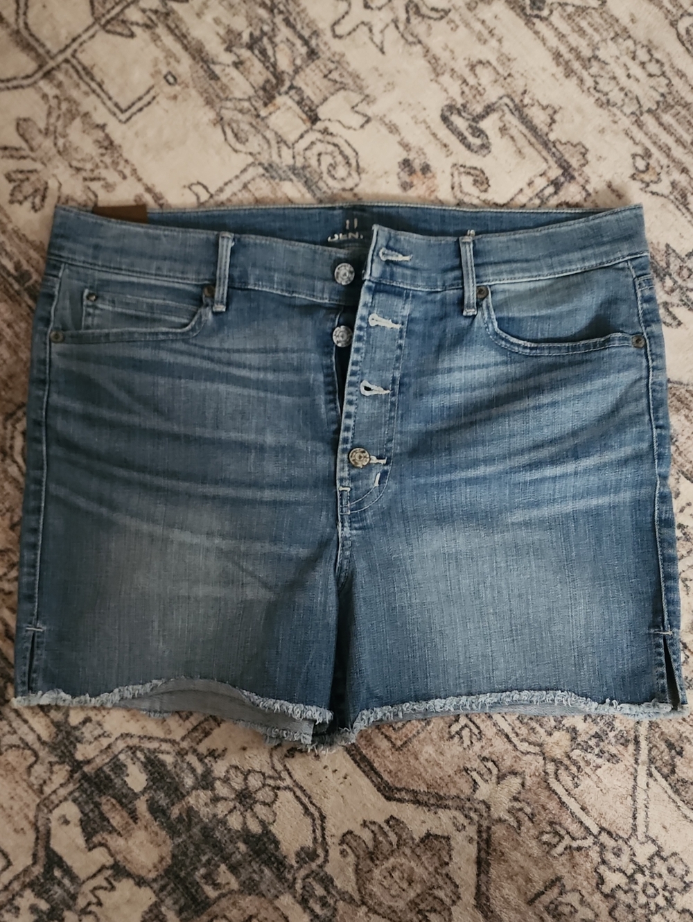 Ariat Womens Size 33R Light Blue Denim Jeans Button Up. Nice Condition
